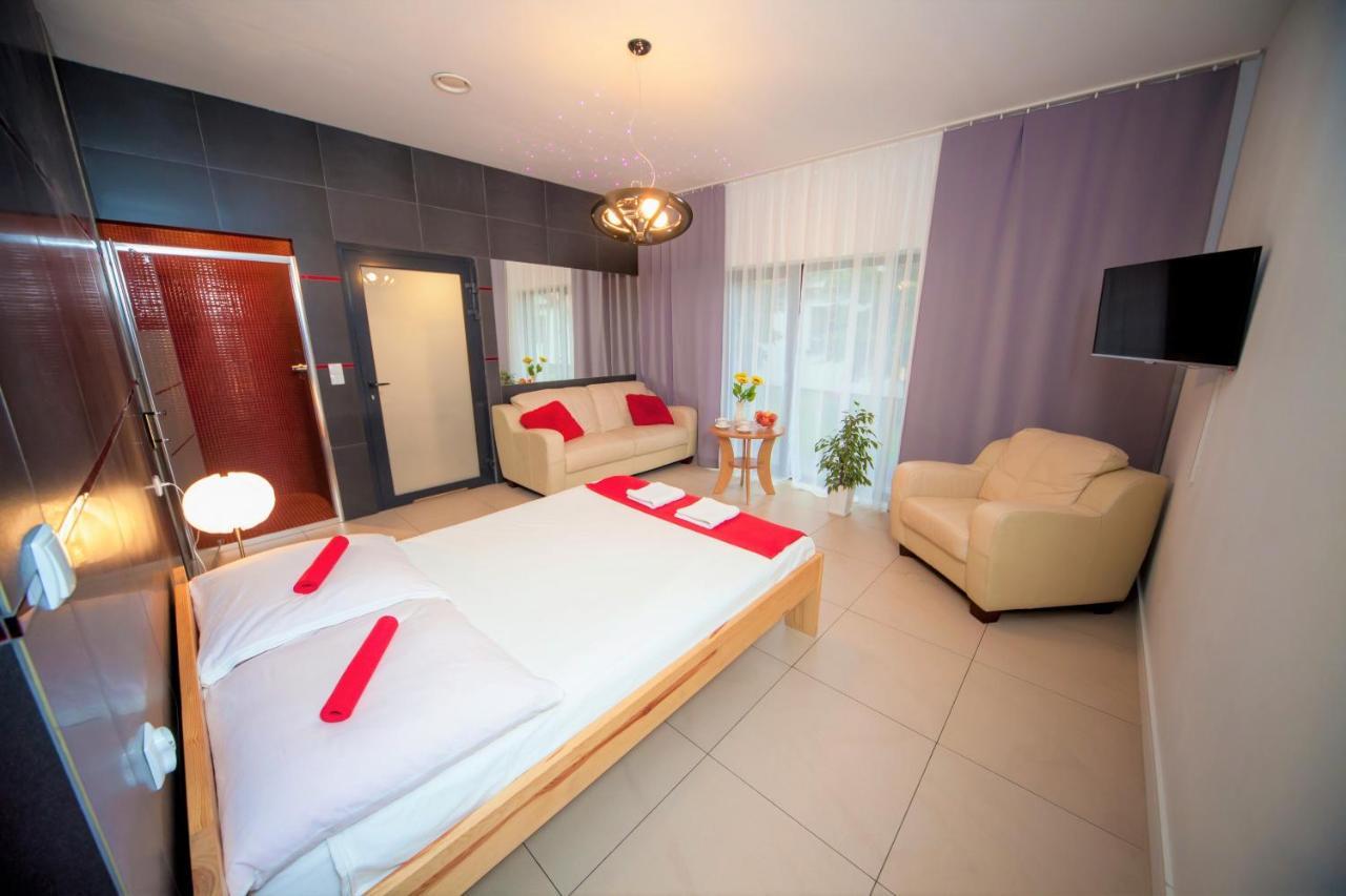 Sadova Park Villa Slesin  Luaran gambar